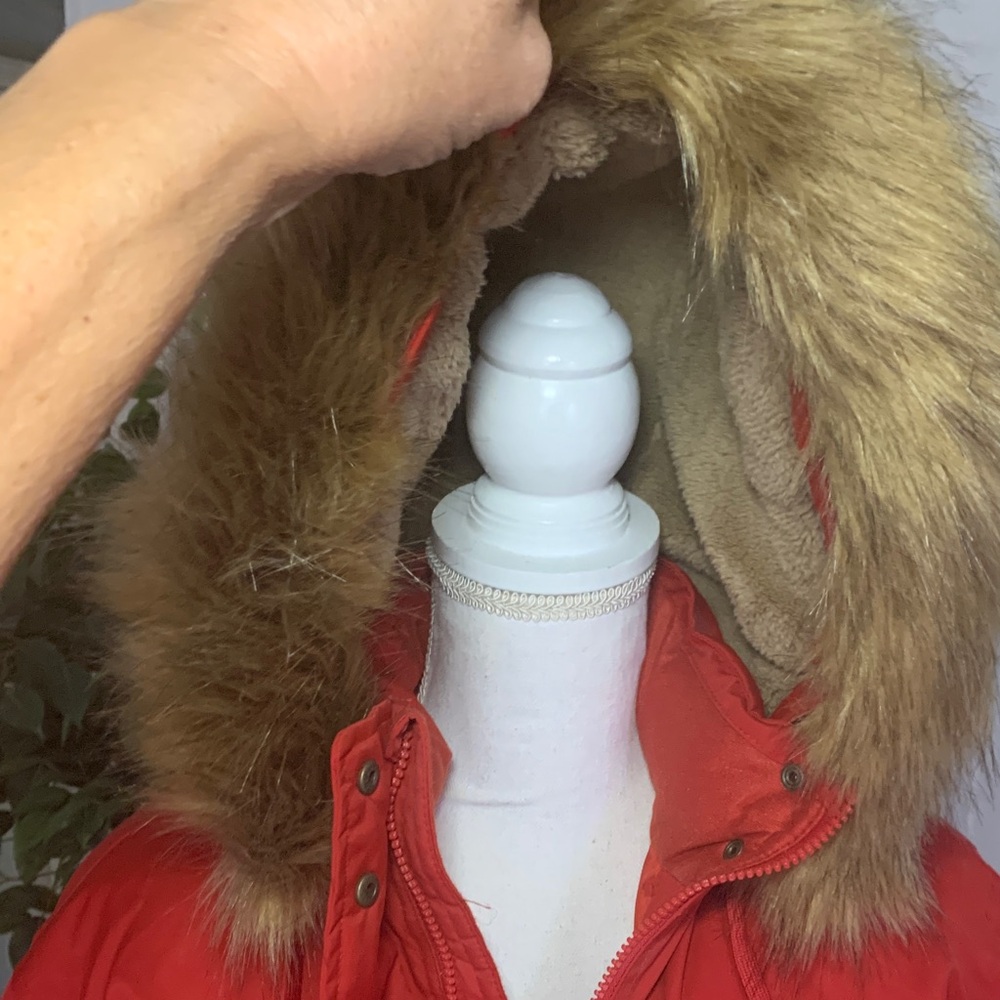 Universal Thread Red Puffer Jacket With Faux Fur … - image 3